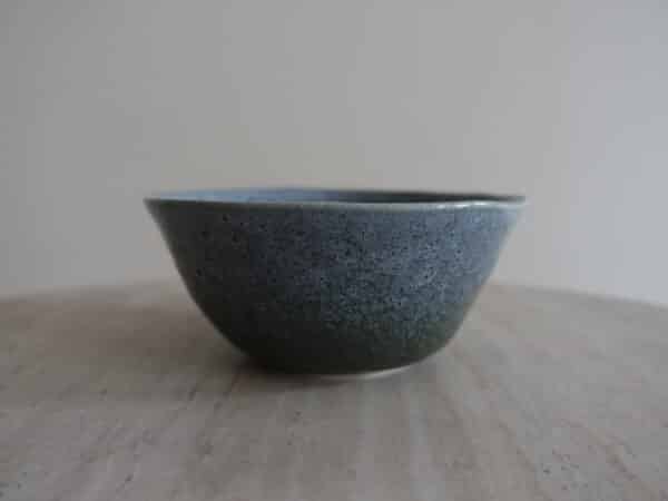 Kom Donkerblauw